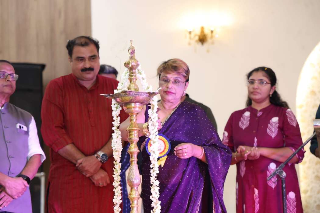 ഡൽഹി മലയാളി കൂട്ടായ്മയുടെ വാർഷിക-ഓണാഘോഷങ്ങൾ വർണ്ണാഭമായി; പ്രമുഖരെ ആദരിച്ചു
